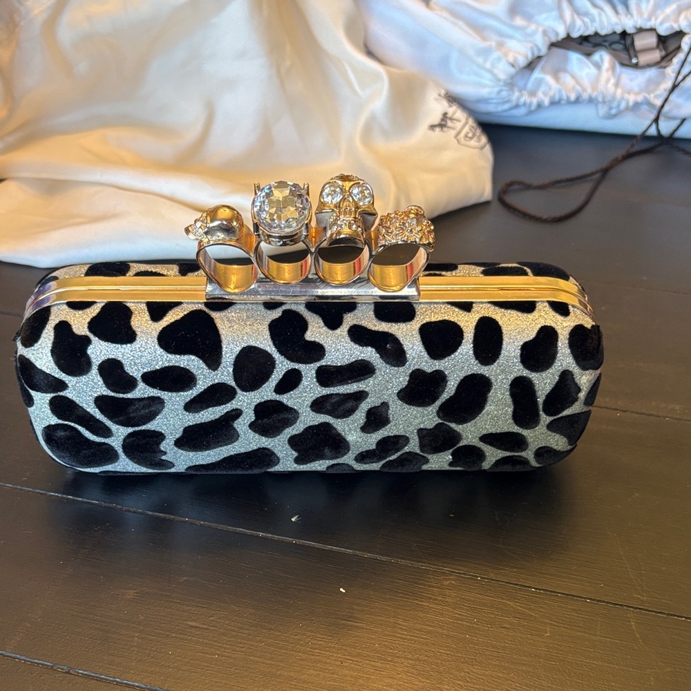 Black & Silver Leopard Ring-Top Evening Clutch